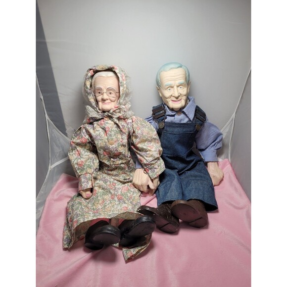 VTGWilliam Wallace Jr Grandma & Grandpa Farmer Porcelain Ceramic Dolls